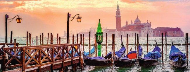 Puzzle Gondolas in Venice