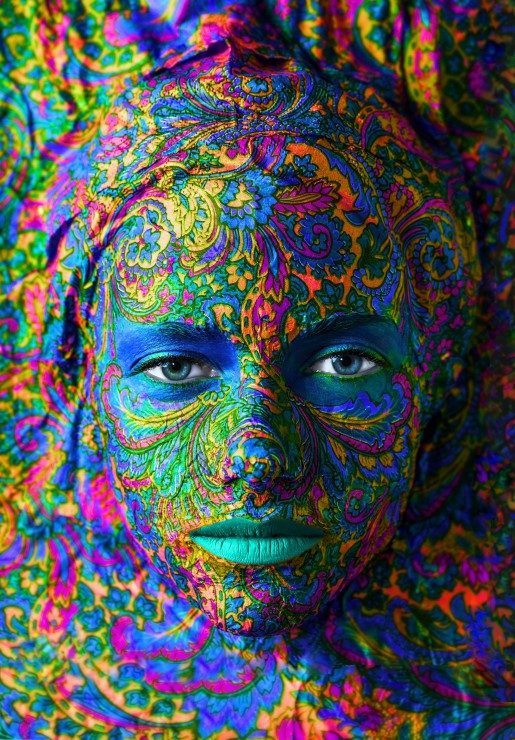Puzzle Arte facial: Retrato de uma mulher com 3.900 peças