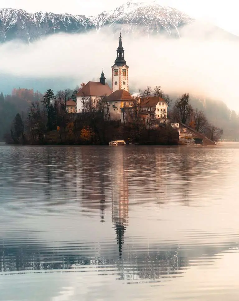 Puzzle Kostol na jazere Bled