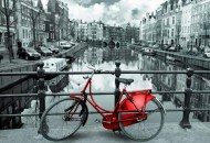Puzzle Amszterdam - Piros bicikli a hídon